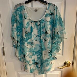 Avenue blouse size 18/20 white and blue flowered white tank with coverlet
